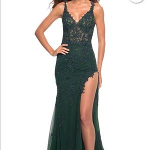 Brand new never worn. Beautiful deep emerald green prom dress. Size 0.